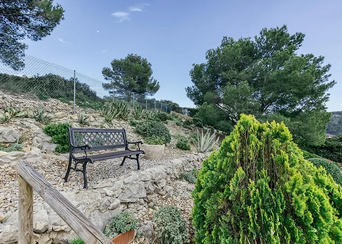 Punta Montgo Nyaraló *