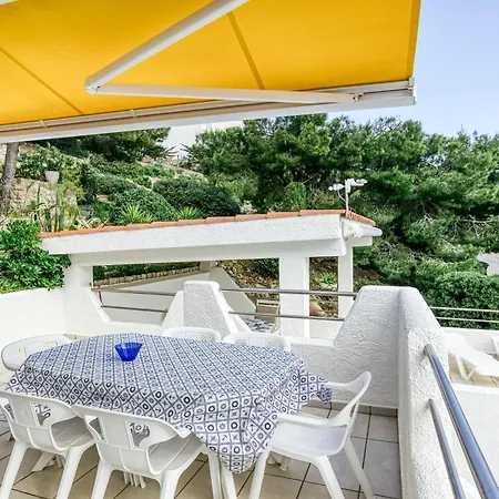 Punta Montgo بيت للعطل